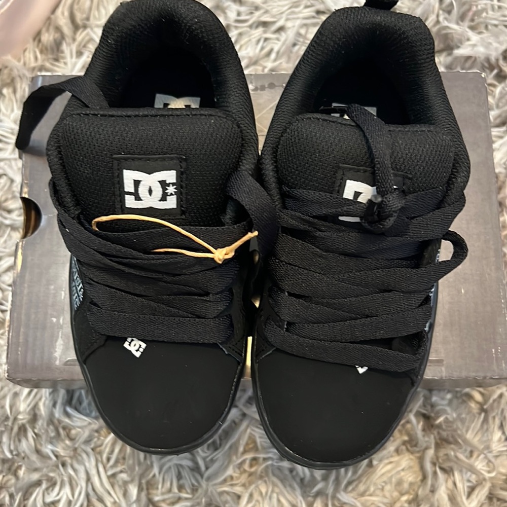 DC COURT GRAFFIK SHOES BOYS